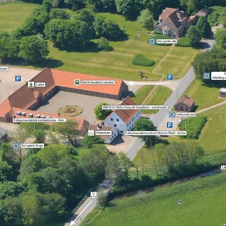 Bed & Breakfast Skaerum Molle *