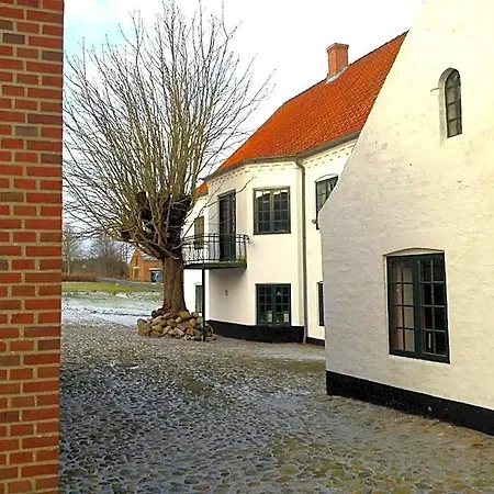 Skaerum Molle Bed & Breakfast *